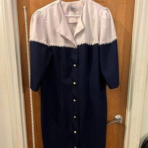 Size 18W - Lady Dorby - White and Navy Vintage Color Block Dress